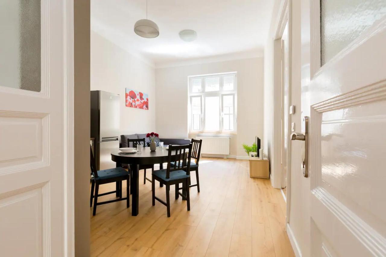 Kresz Geza 29 Westend Station 2 Bedrooms+living Ac Lejlighed