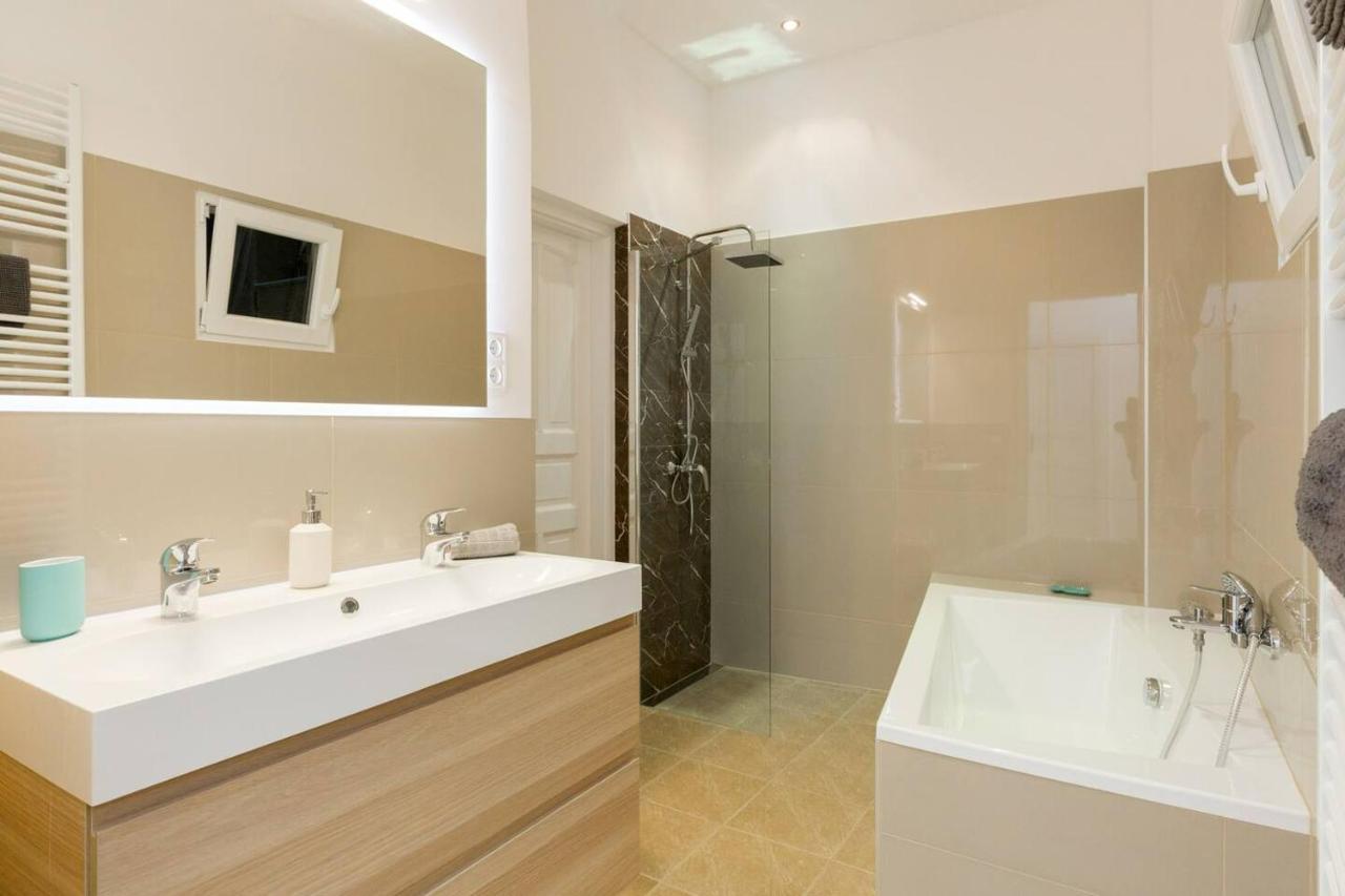Lejlighed Kresz Geza 29 Westend Station 2 Bedrooms+living Ac Budapest